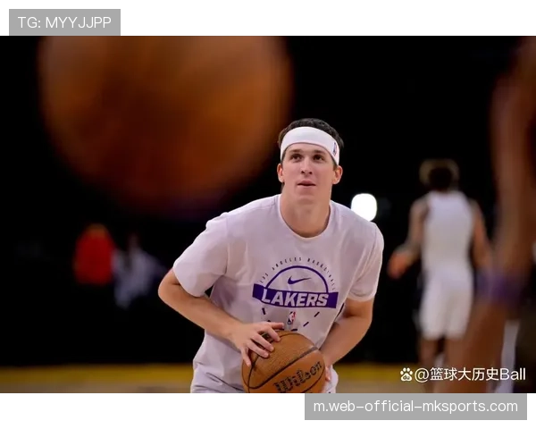 里夫斯伤愈复出首秀15分 直言坐板凳的感觉糟透了